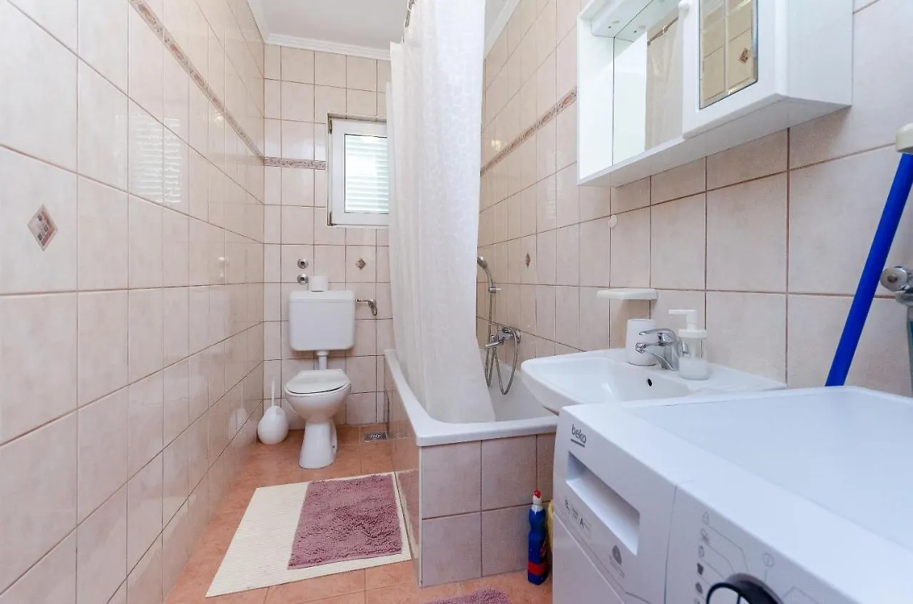 Apartments Marija P Lopar