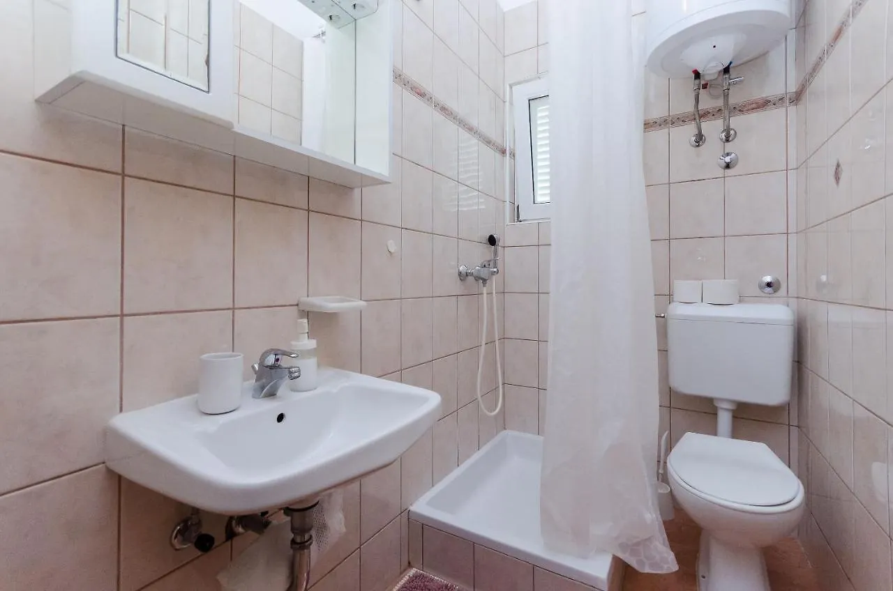 Apartments Marija P Lopar