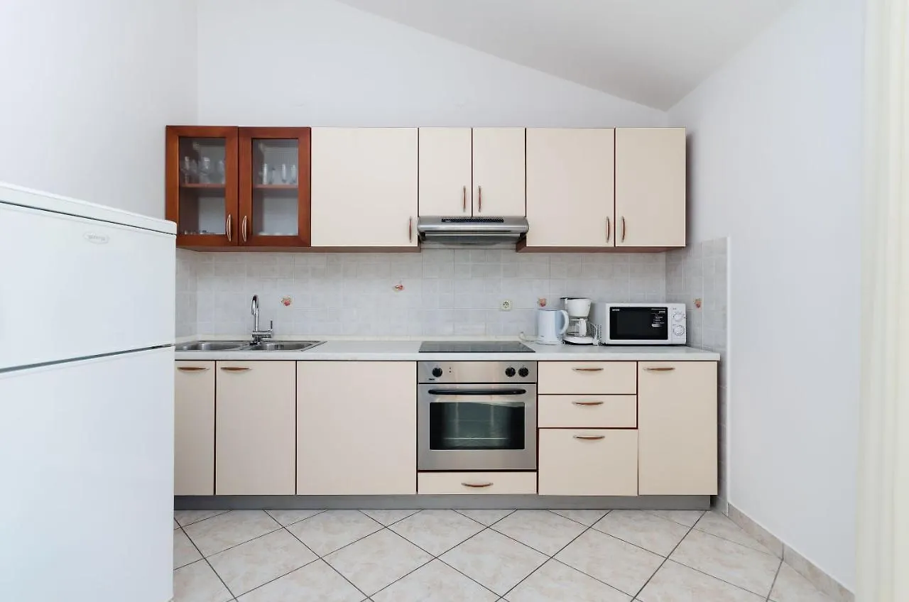 Apartments Marija P Lopar