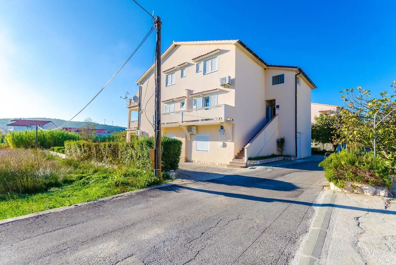 Apartments Marija P Lopar Croatia