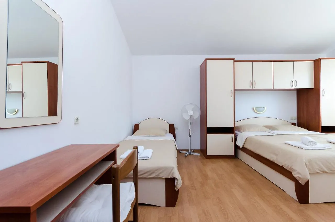 Apartments Marija P Lopar