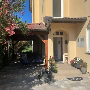 Mirakul Apartment